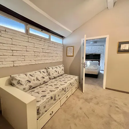 بيت للعطل Just House فارنا